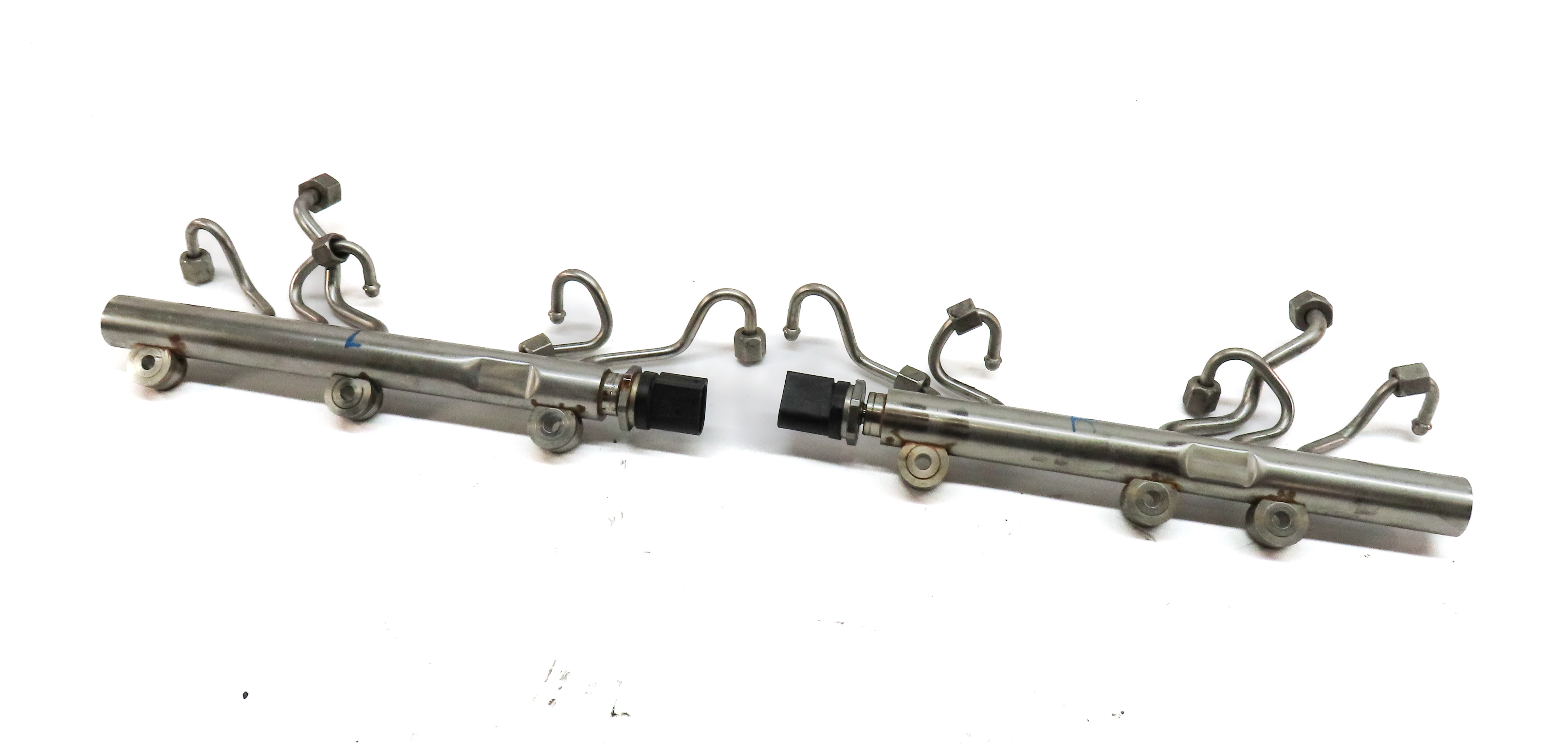 2014 BMW 750Li (F01) 4.4L (N63) ENGINE MOTOR LEFT & RIGHT GAS FUEL RAIL w/LINES — exact item pictured